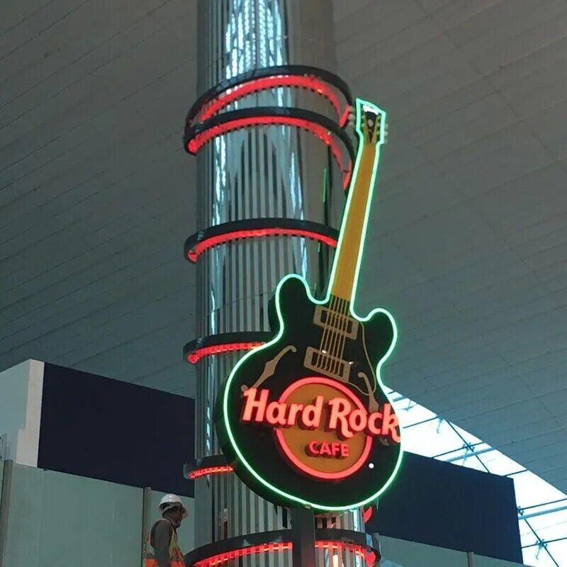 How Signboard Manufacturers Choose The Right Materials